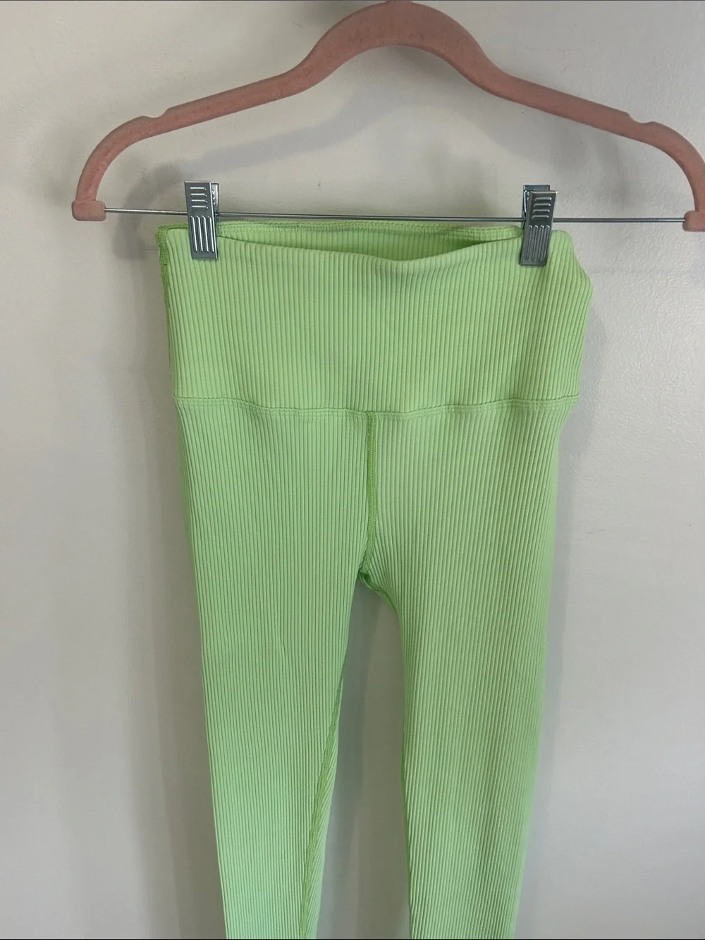 Carbon38 Light Green Ribbed Leggings